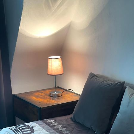 City Apartment, Ferienwohnung 3 Zkdb, Balkon, Dachgeschoss, Naehe Duesseldorf Krefeld Eksteriør billede