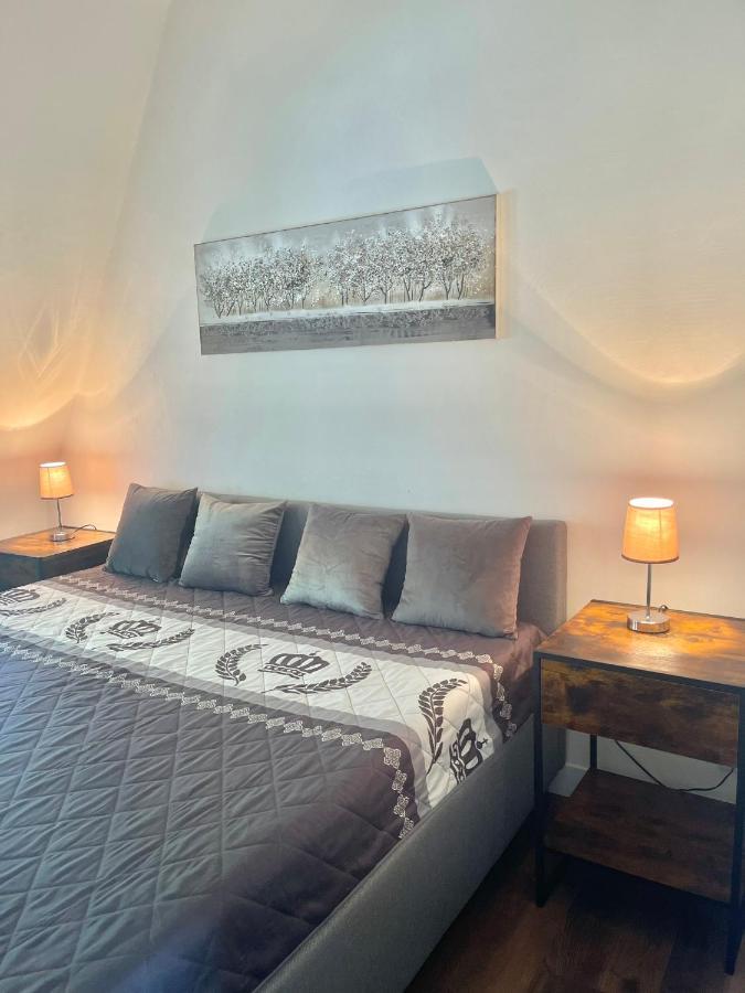 City Apartment, Ferienwohnung 3 Zkdb, Balkon, Dachgeschoss, Naehe Duesseldorf Krefeld Eksteriør billede