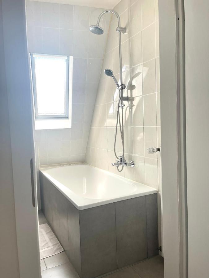 City Apartment, Ferienwohnung 3 Zkdb, Balkon, Dachgeschoss, Naehe Duesseldorf Krefeld Eksteriør billede